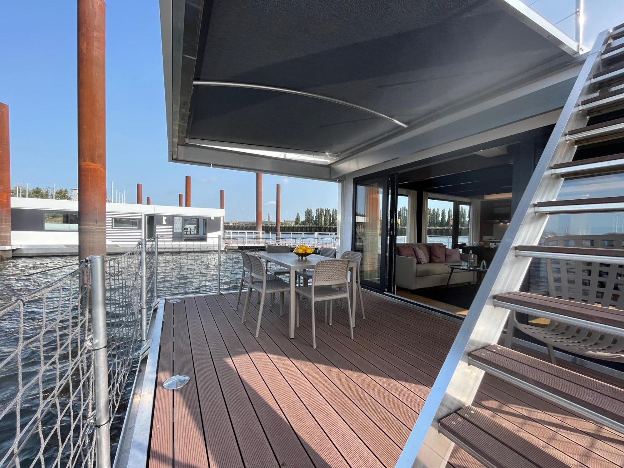 Hausboote Am Lankenauer Hoeft * BRE