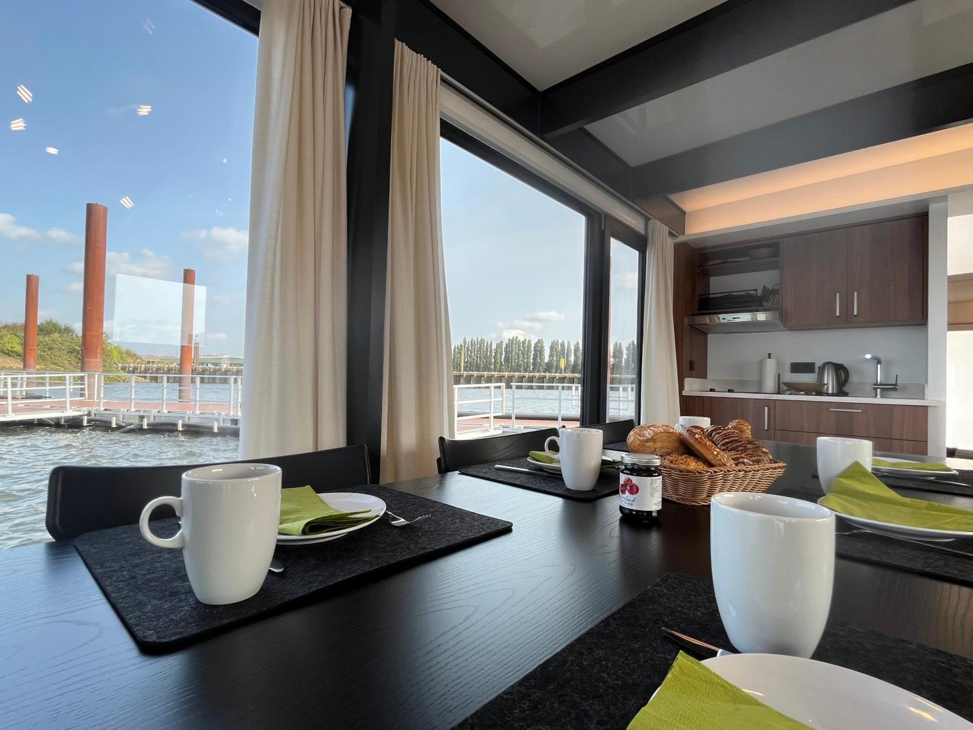 Hausboote Am Lankenauer Hoeft Bateau-hôtel