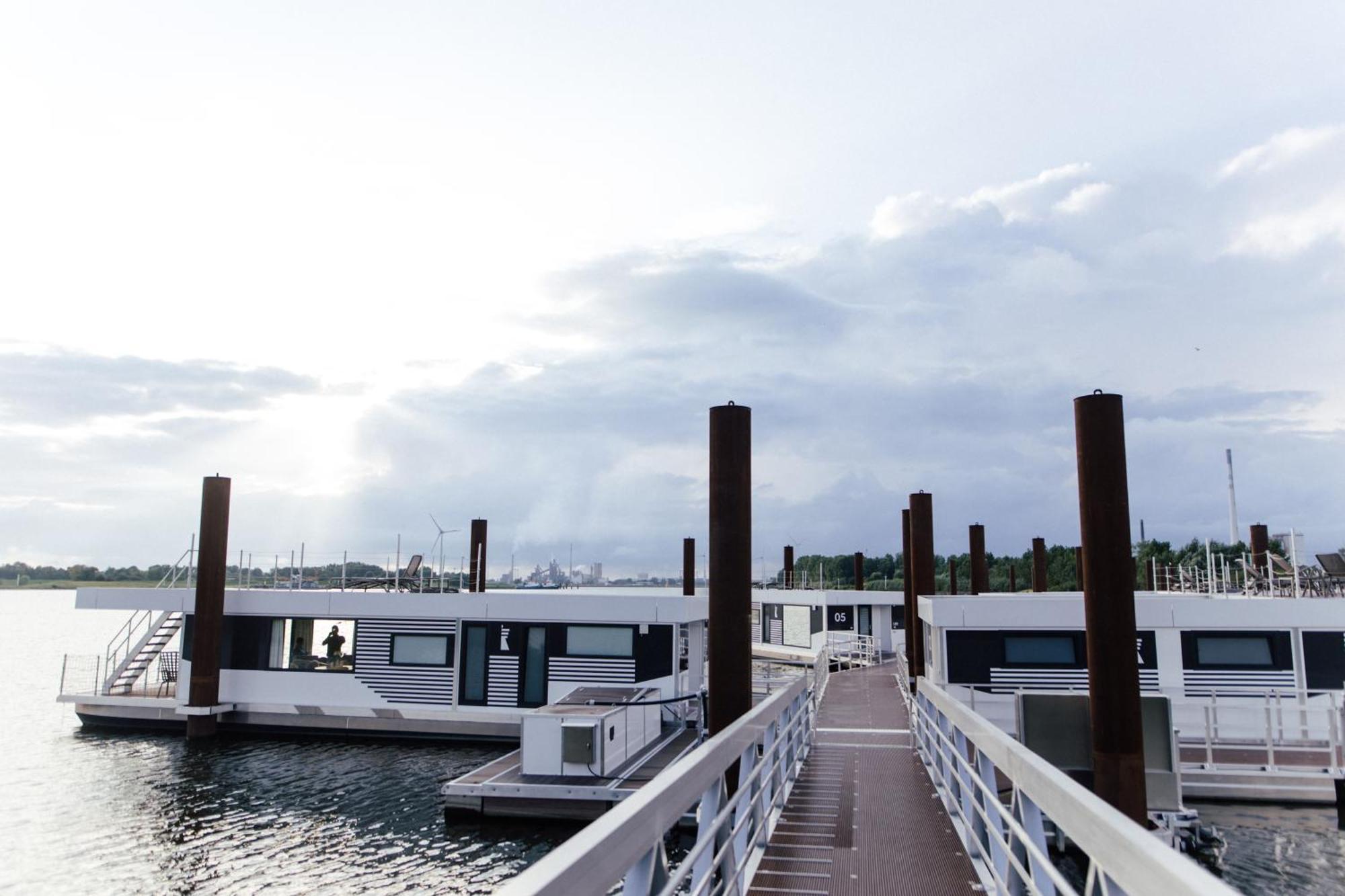 Botel Hausboote Am Lankenauer Hoeft *